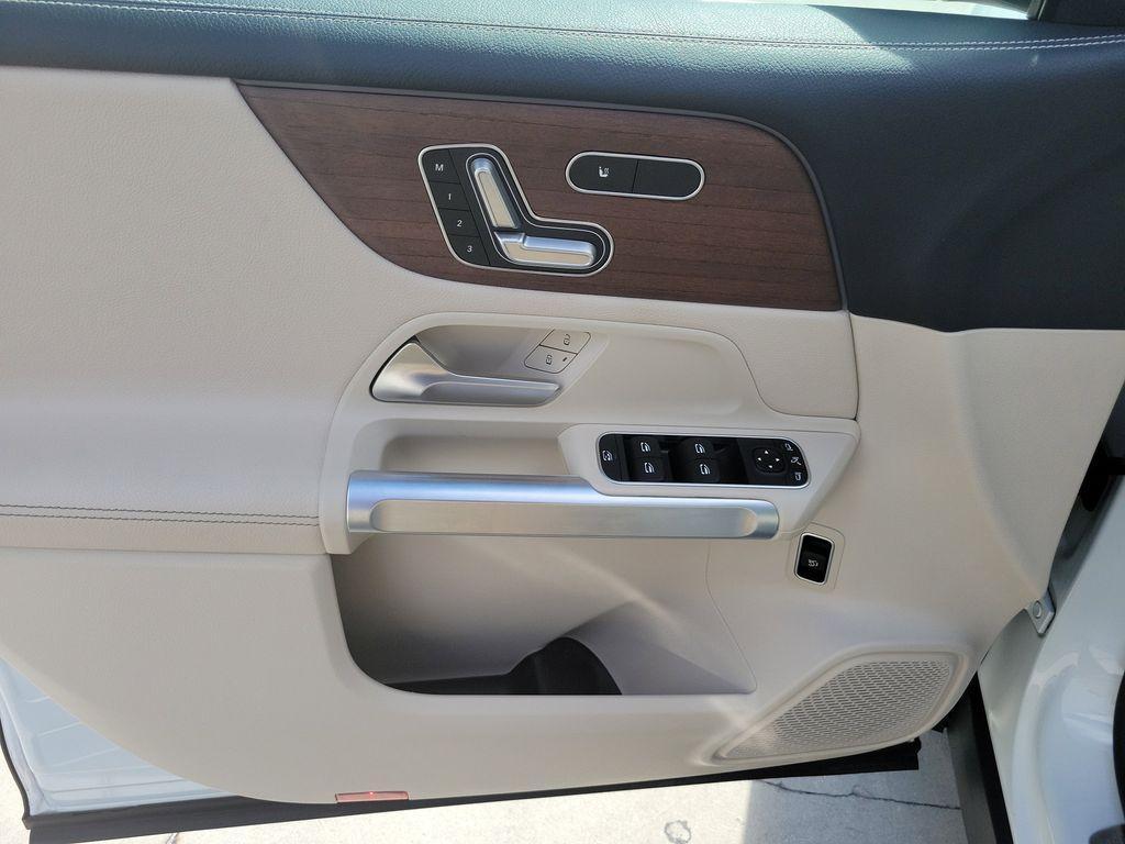 used 2023 Mercedes-Benz GLB 250 car, priced at $33,989