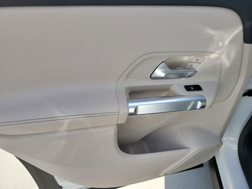 used 2023 Mercedes-Benz GLB 250 car, priced at $33,989