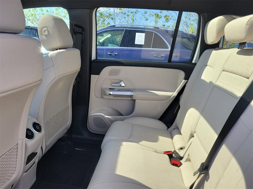 new 2026 Mercedes-Benz GLB 250 car