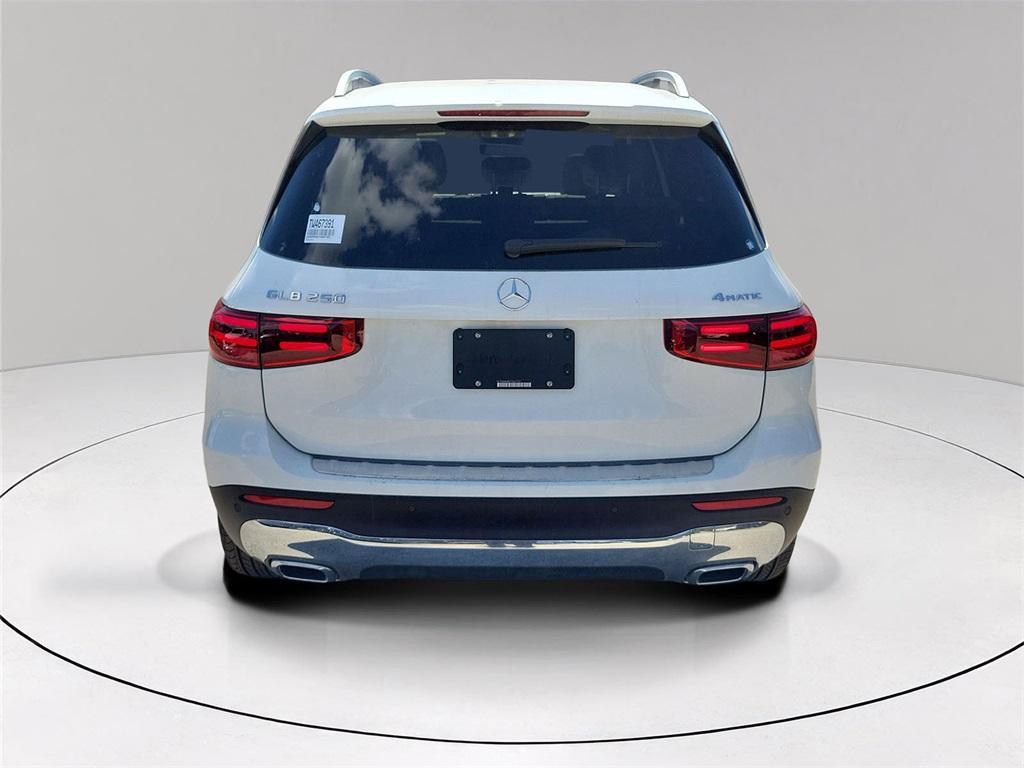 new 2026 Mercedes-Benz GLB 250 car