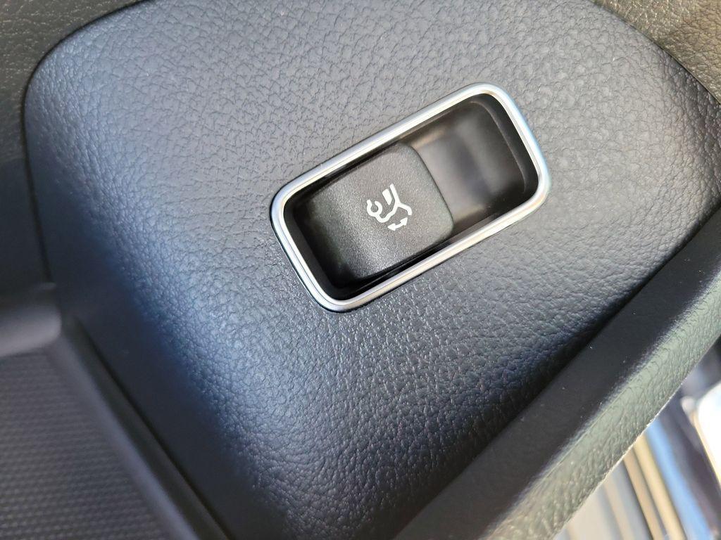 new 2026 Mercedes-Benz GLE 450 car, priced at $81,625