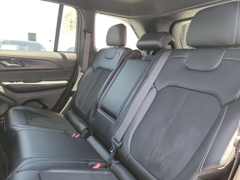 used 2024 Jeep Grand Cherokee car, priced at $28,899