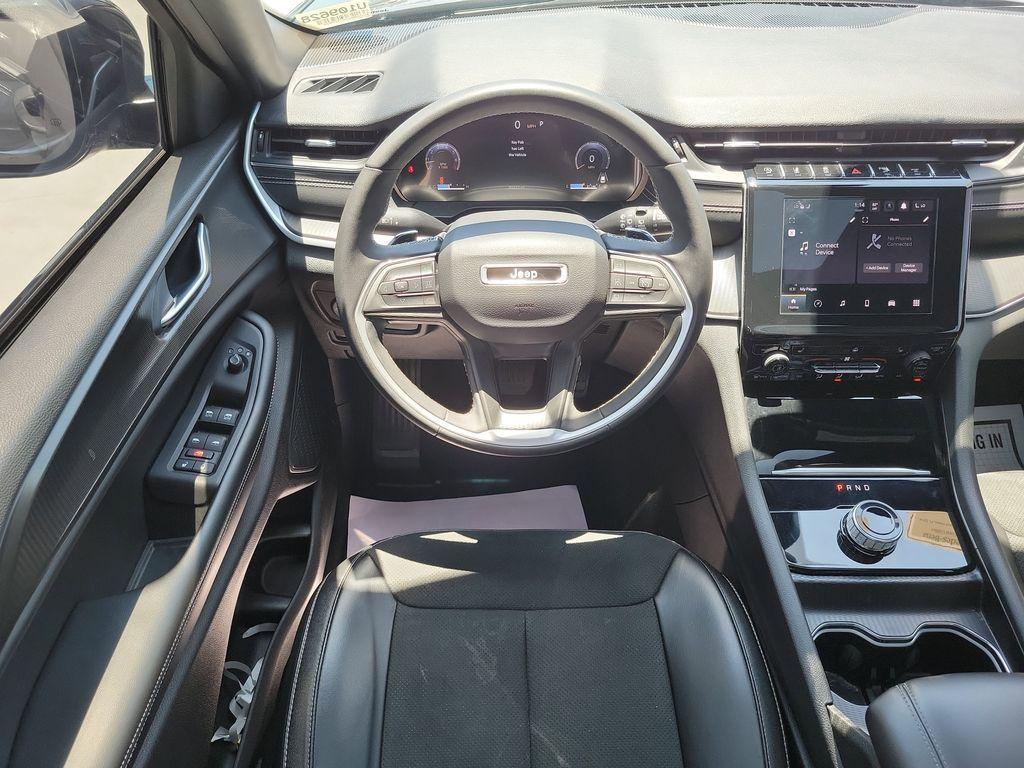 used 2024 Jeep Grand Cherokee car, priced at $28,899