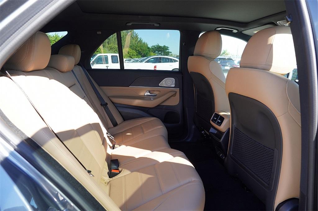 new 2026 Mercedes-Benz GLE 580 car