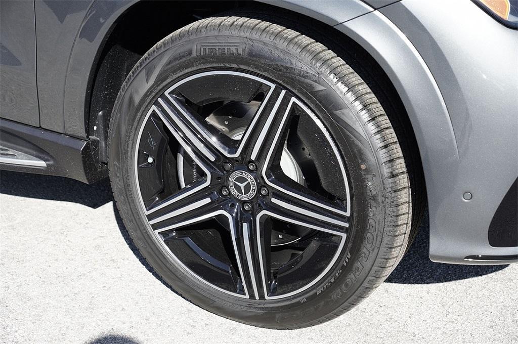 new 2026 Mercedes-Benz GLE 580 car