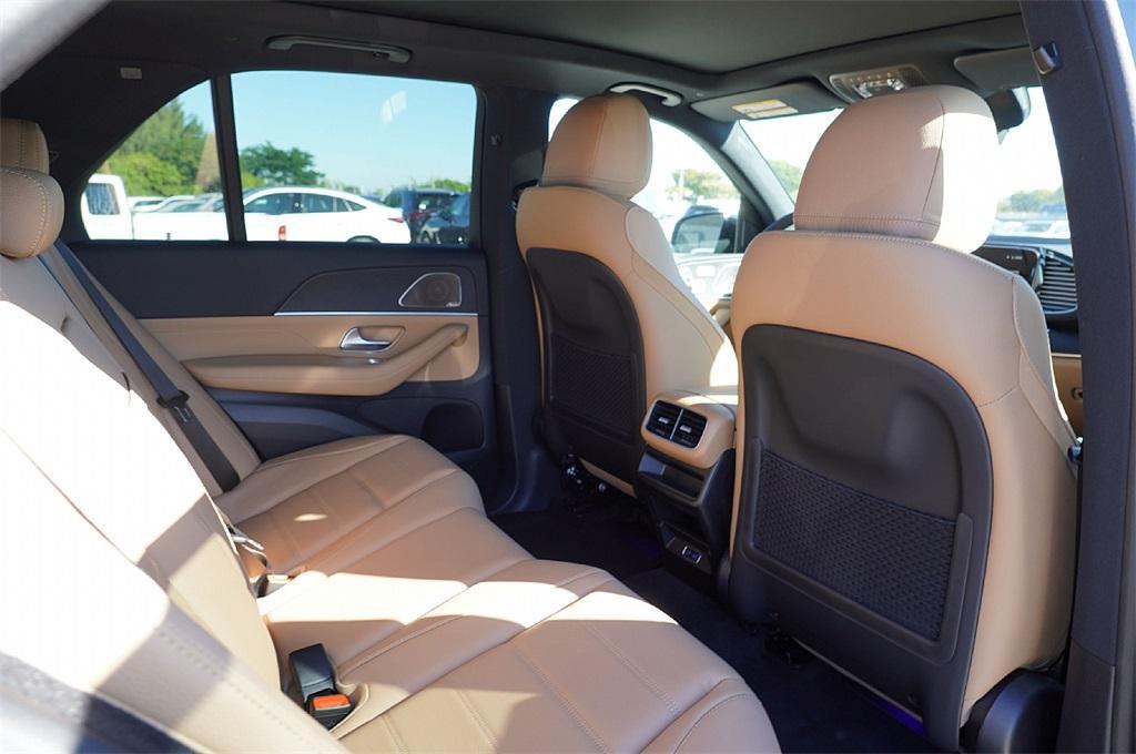 new 2026 Mercedes-Benz GLE 580 car