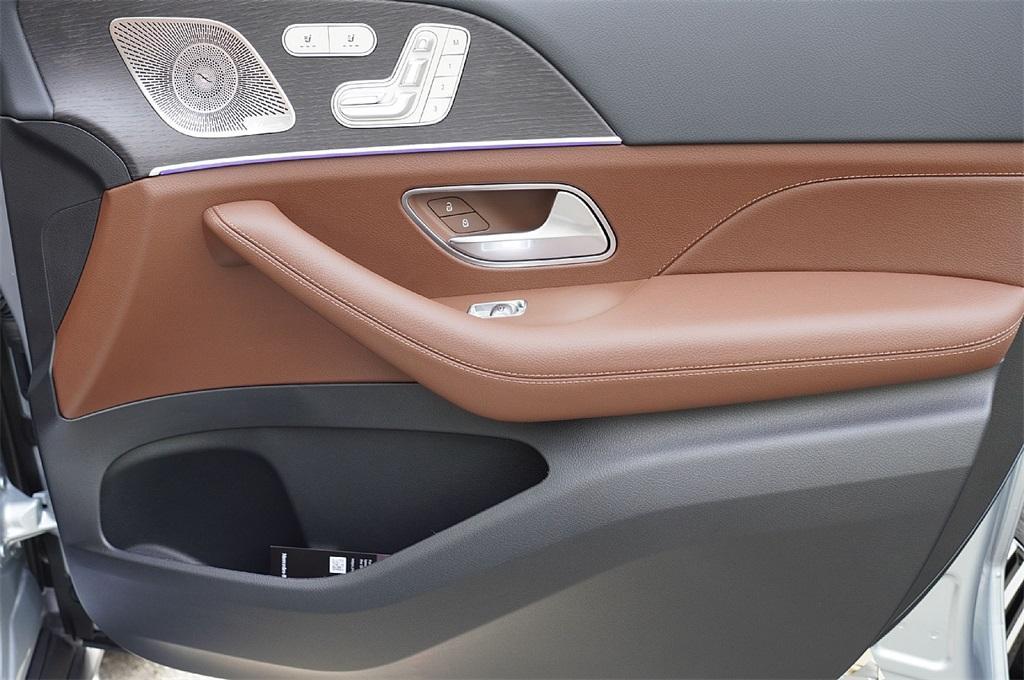 new 2026 Mercedes-Benz GLE 580 car