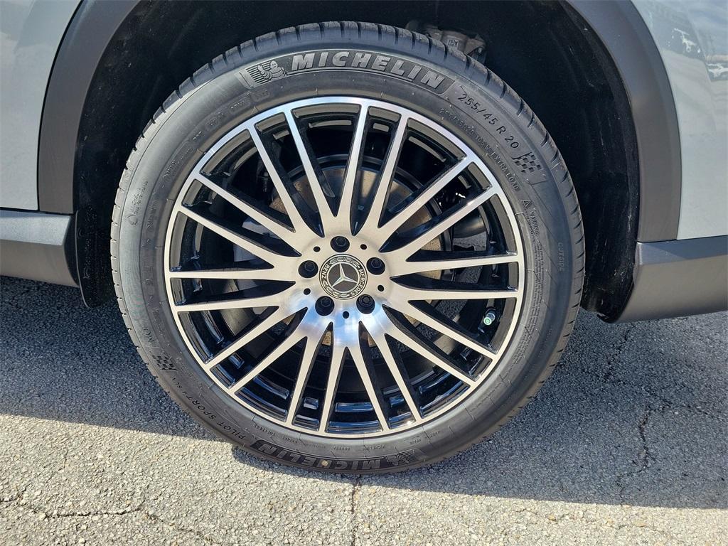 new 2026 Mercedes-Benz GLC 300 car