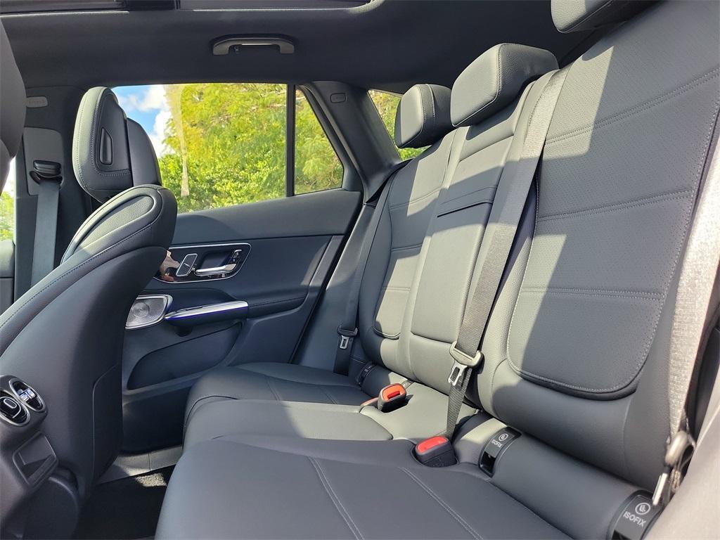 new 2026 Mercedes-Benz GLC 300 car