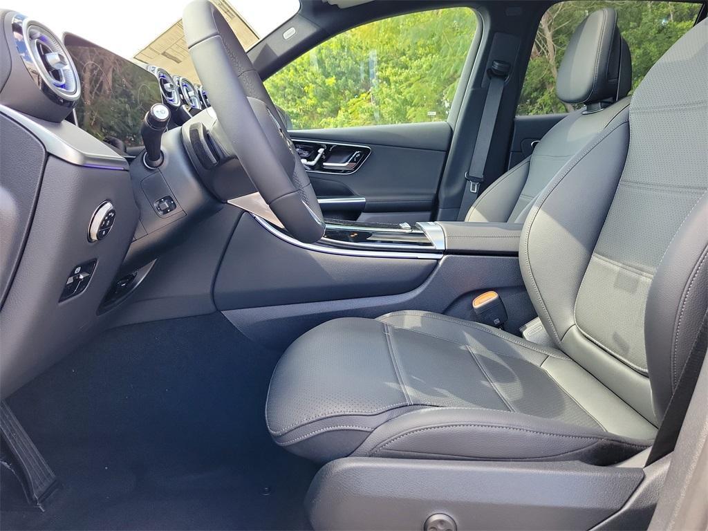 new 2026 Mercedes-Benz GLC 300 car