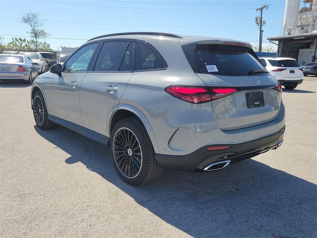 new 2026 Mercedes-Benz GLC 300 car