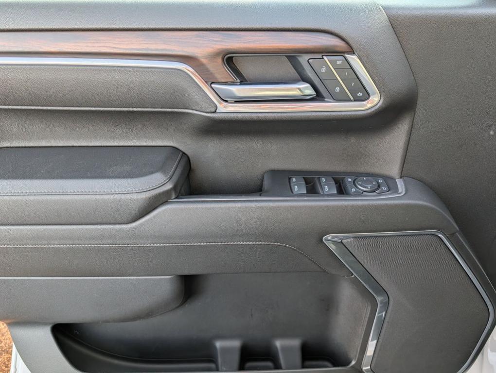 used 2025 GMC Sierra 1500 car, priced at $42,997