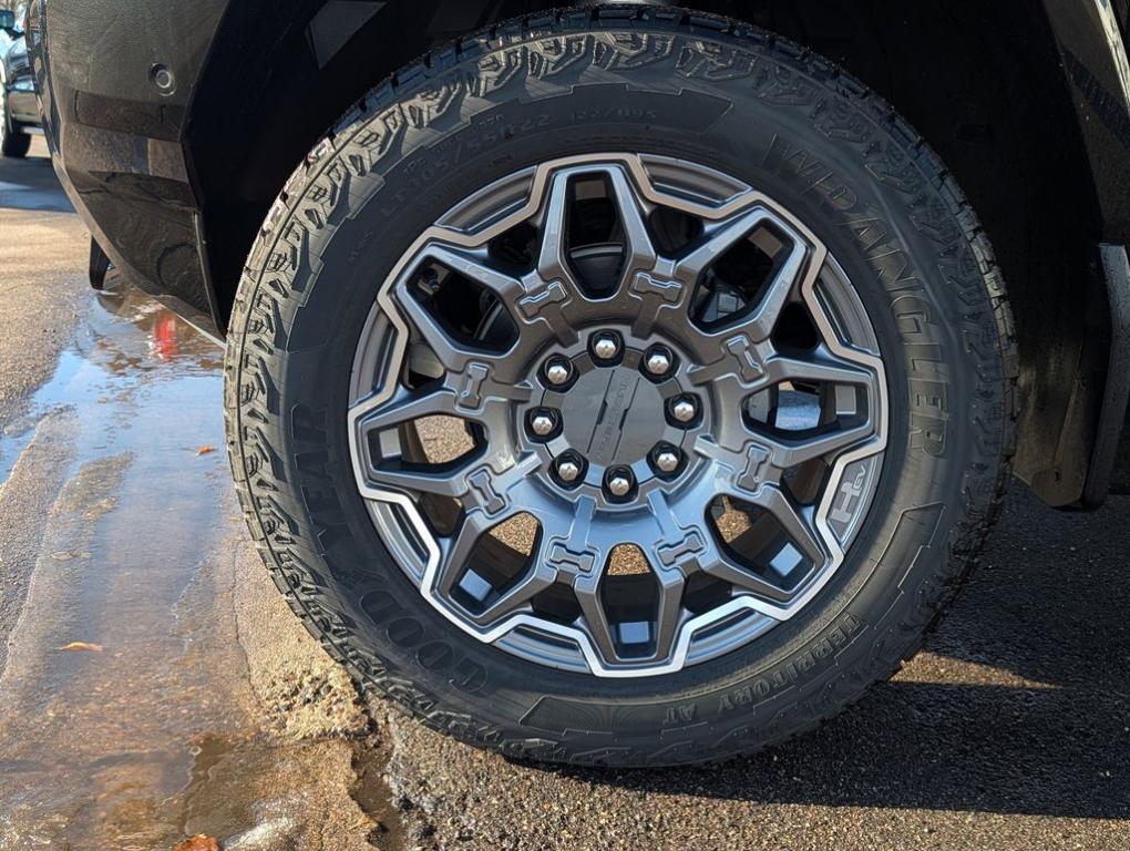 new 2025 GMC HUMMER EV SUV car, priced at $100,542