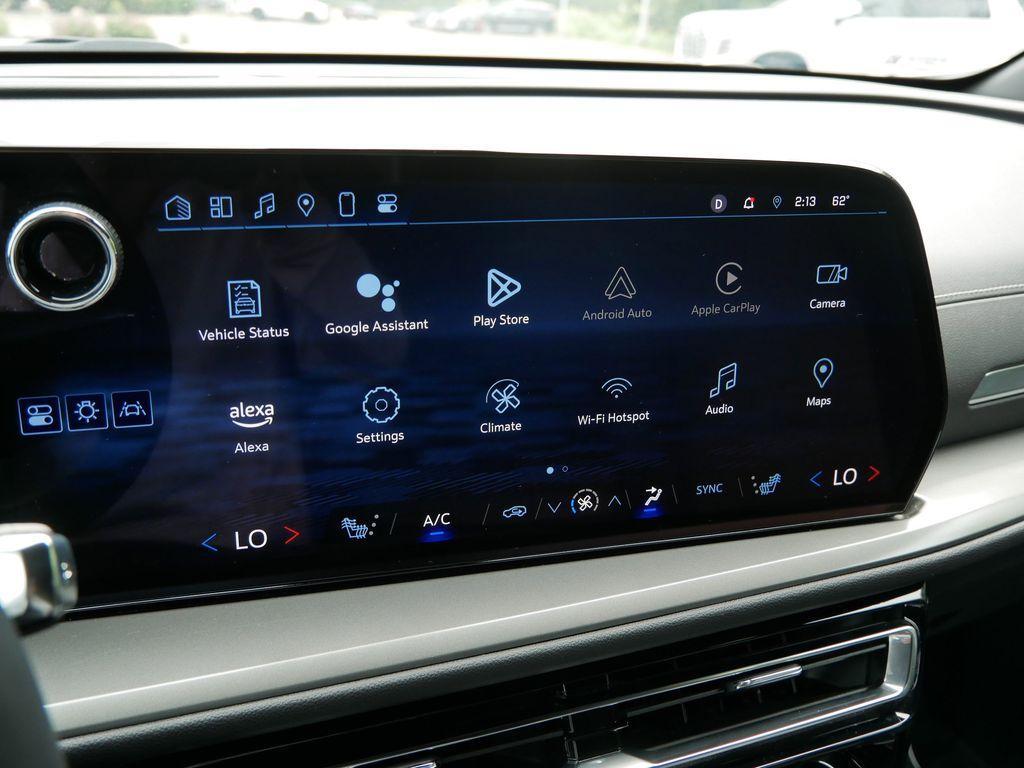 used 2024 Chevrolet Traverse car, priced at $31,949