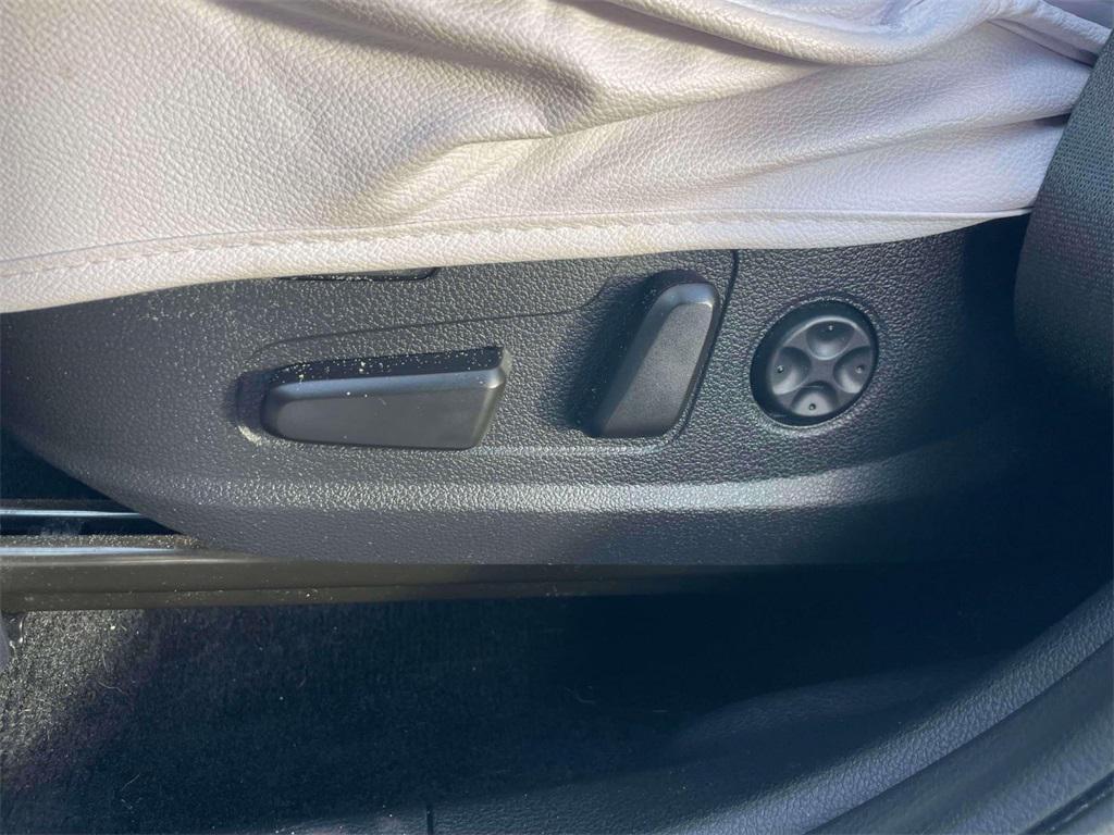 used 2020 Hyundai Santa Fe car, priced at $22,495