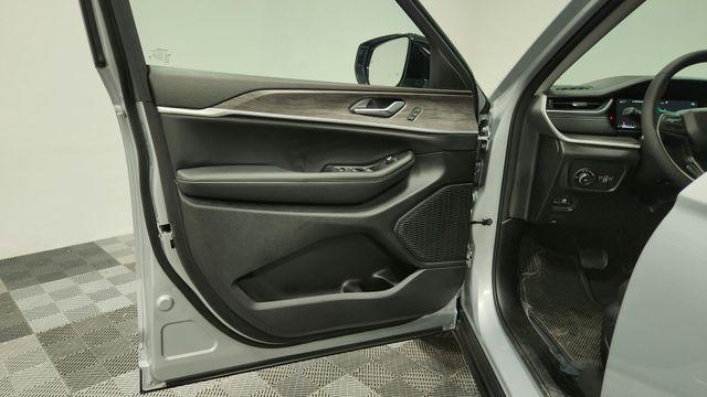 used 2023 Jeep Grand Cherokee car, priced at $31,800