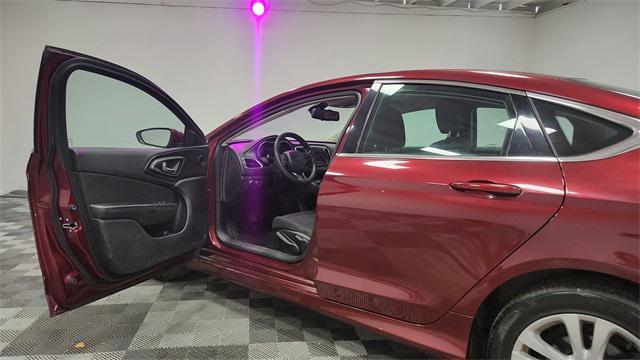 used 2015 Chrysler 200 car