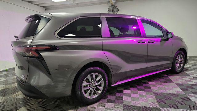 used 2024 Toyota Sienna car, priced at $38,888