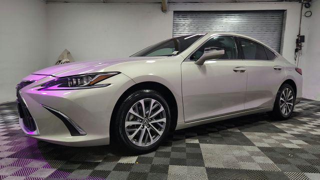 used 2025 Lexus ES 350 car, priced at $39,888