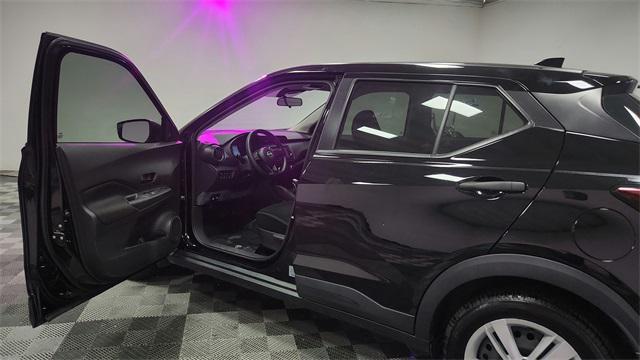 used 2023 Nissan Kicks car