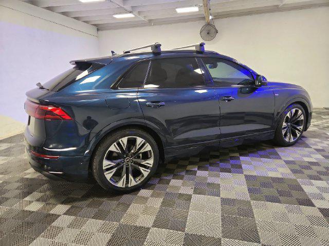 Audi Q8 view 7