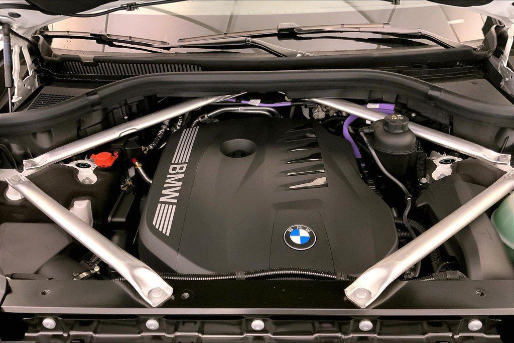 new 2027 BMW X7 car, priced at $97,288