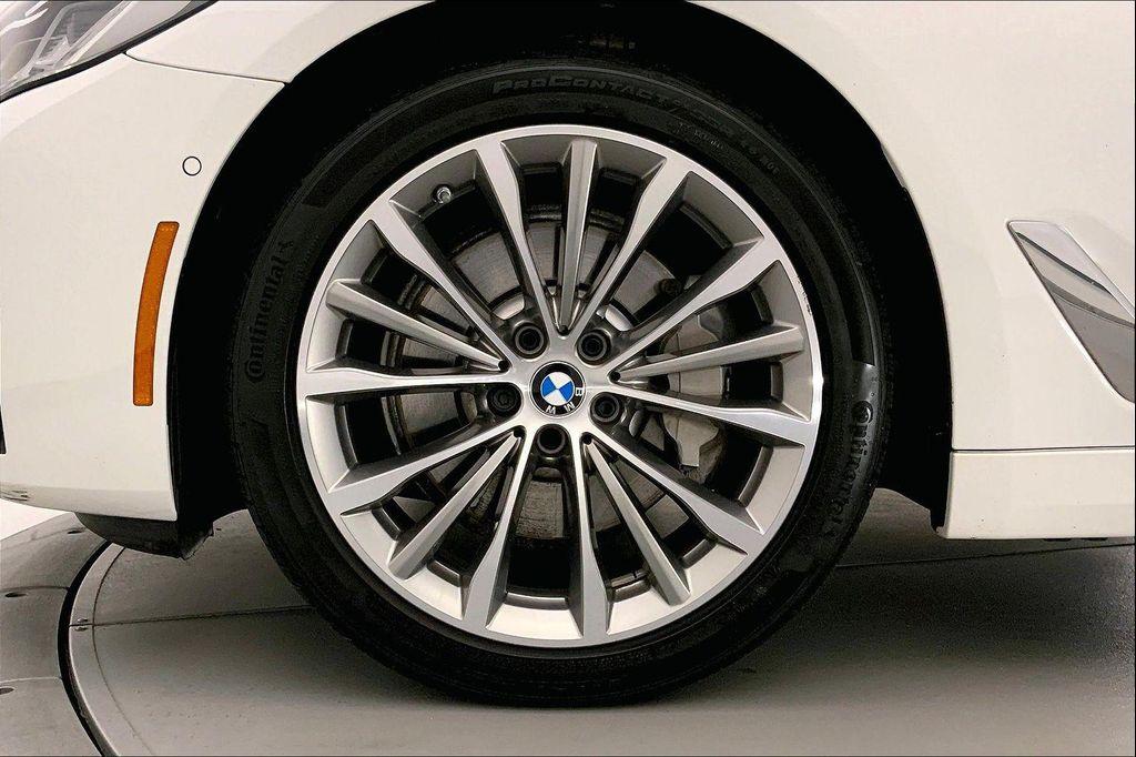 used 2021 BMW 530 car