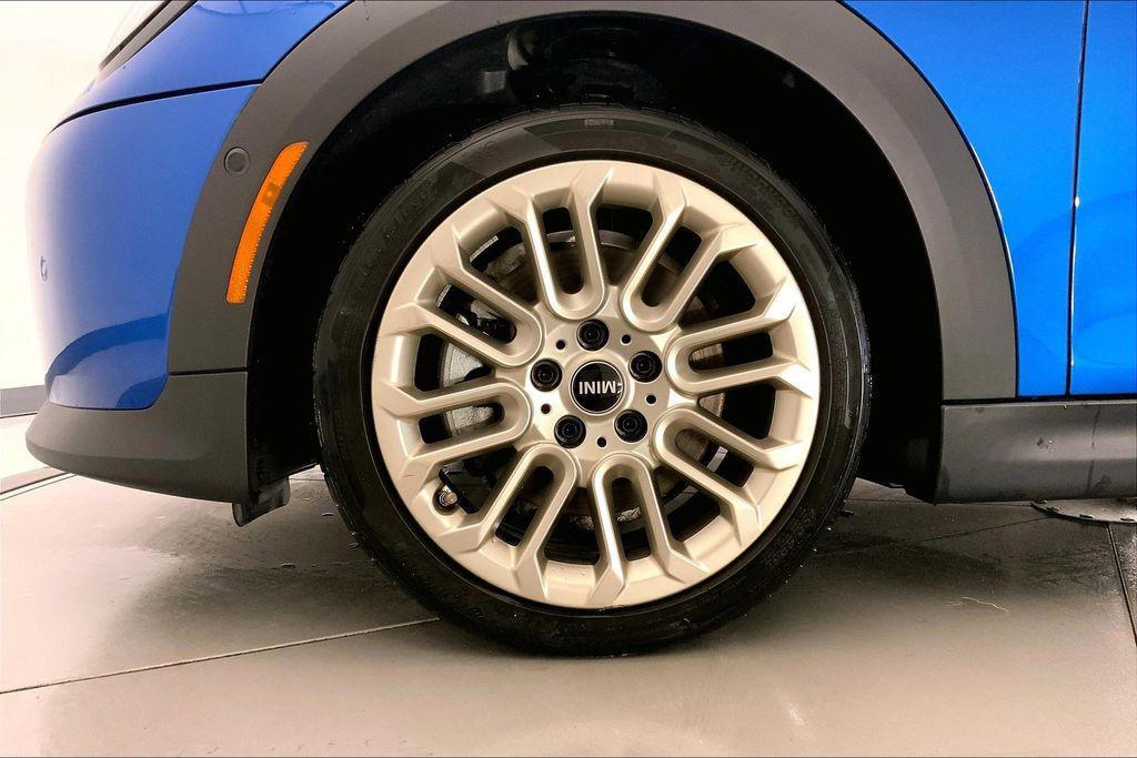 new 2025 MINI Hardtop car, priced at $33,410