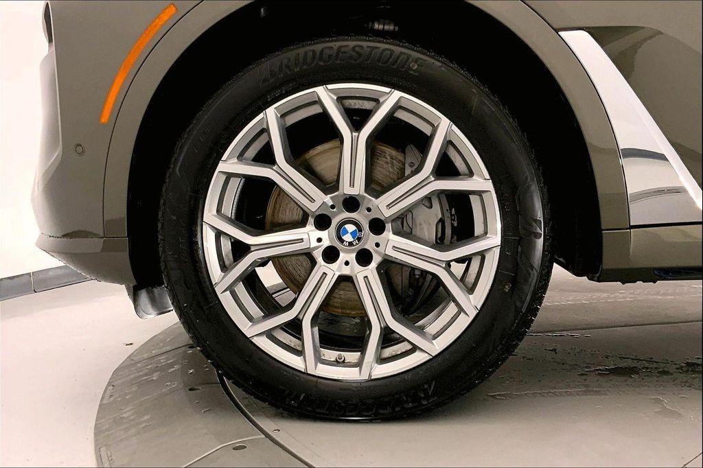 new 2026 BMW X7 car, priced at $91,705