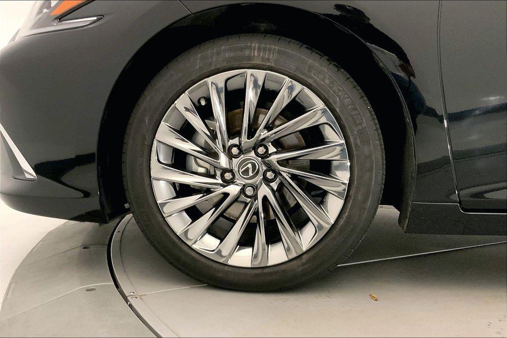 used 2025 Lexus ES 350 car, priced at $52,393