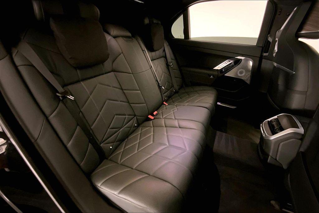 used 2023 BMW i7 car, priced at $73,390