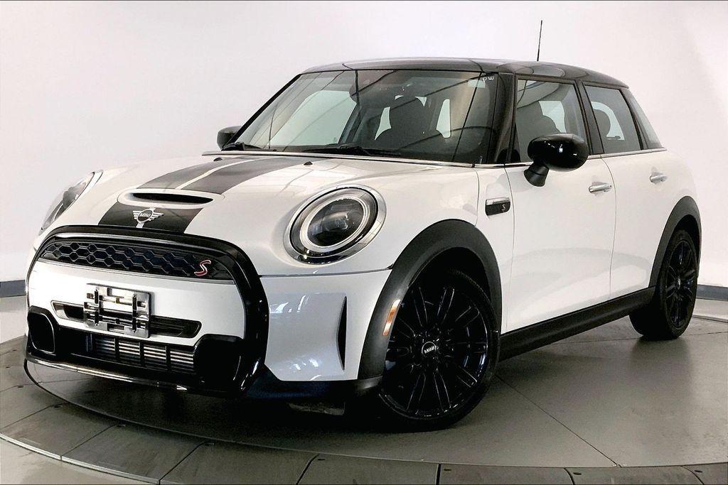 used 2024 MINI Hardtop car, priced at $30,398