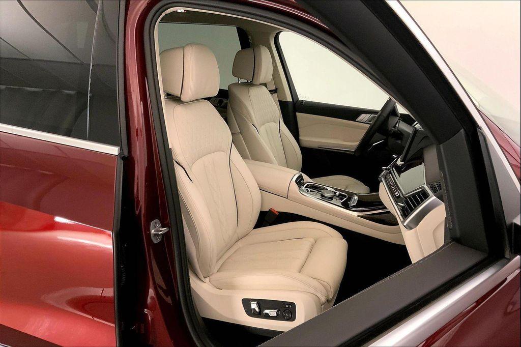 new 2026 BMW X7 car, priced at $93,075