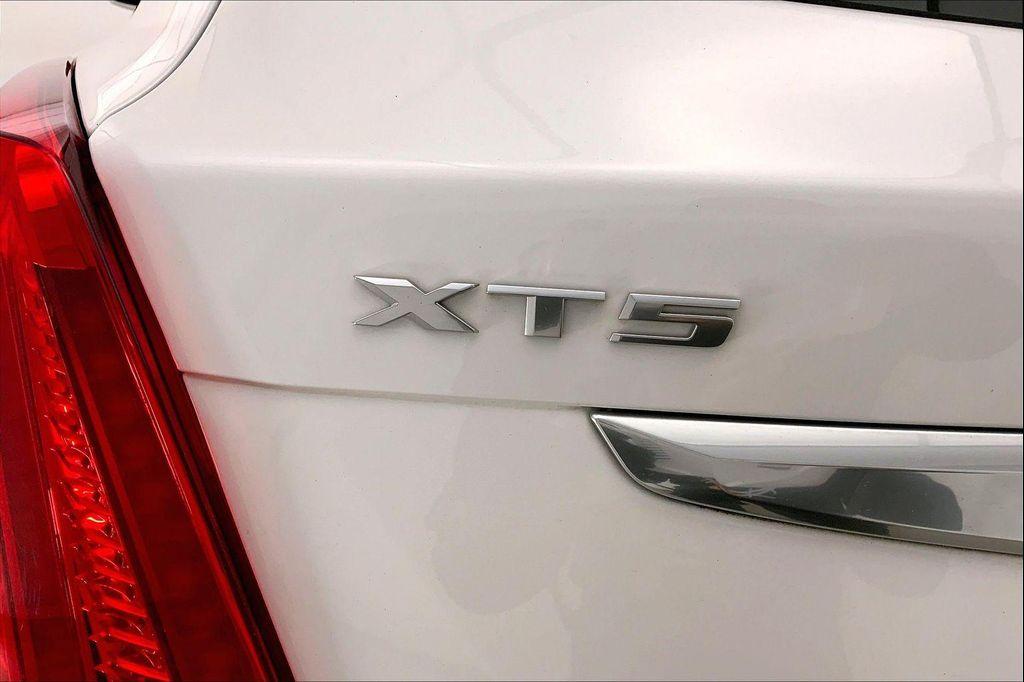 used 2018 Cadillac XT5 car