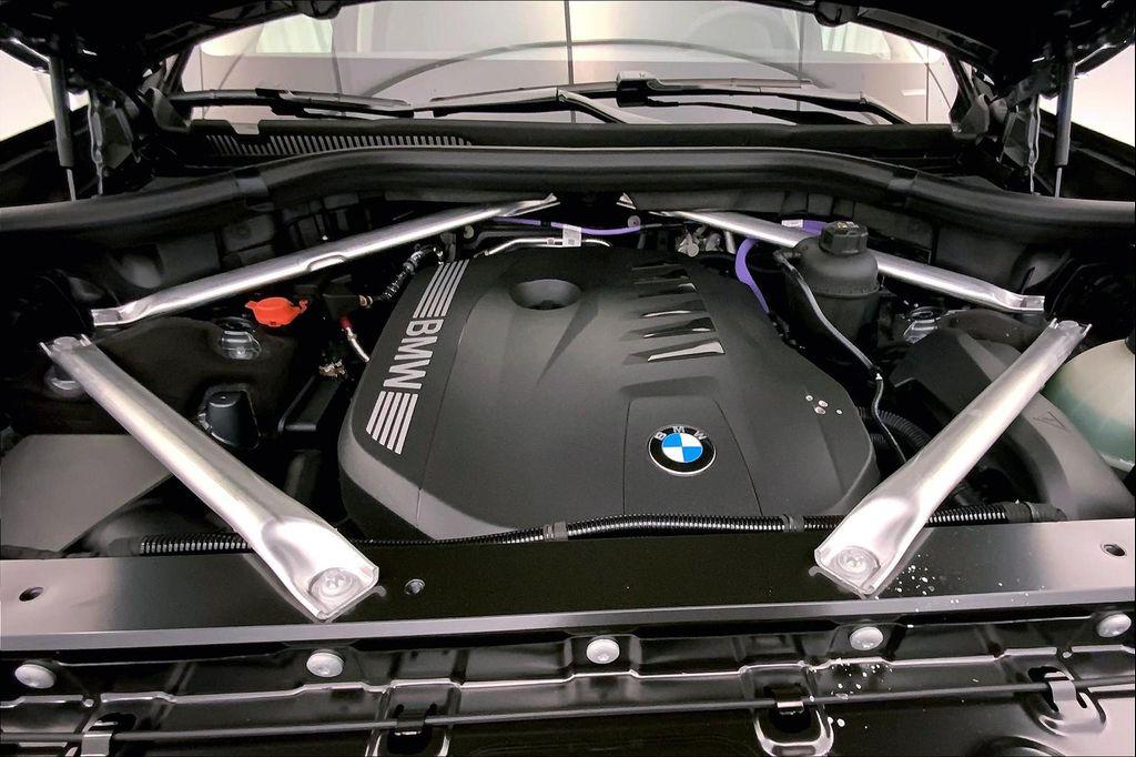 new 2026 BMW X7 car, priced at $91,885