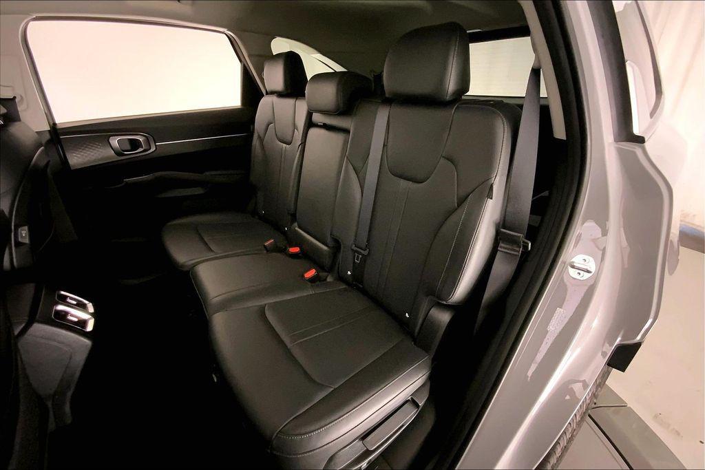 used 2025 Kia Sorento car, priced at $31,388