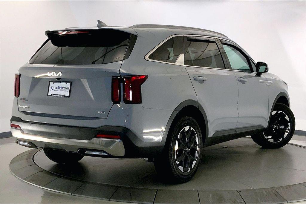 used 2025 Kia Sorento car, priced at $31,388