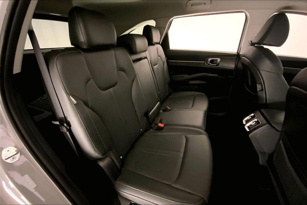 used 2025 Kia Sorento car, priced at $31,388