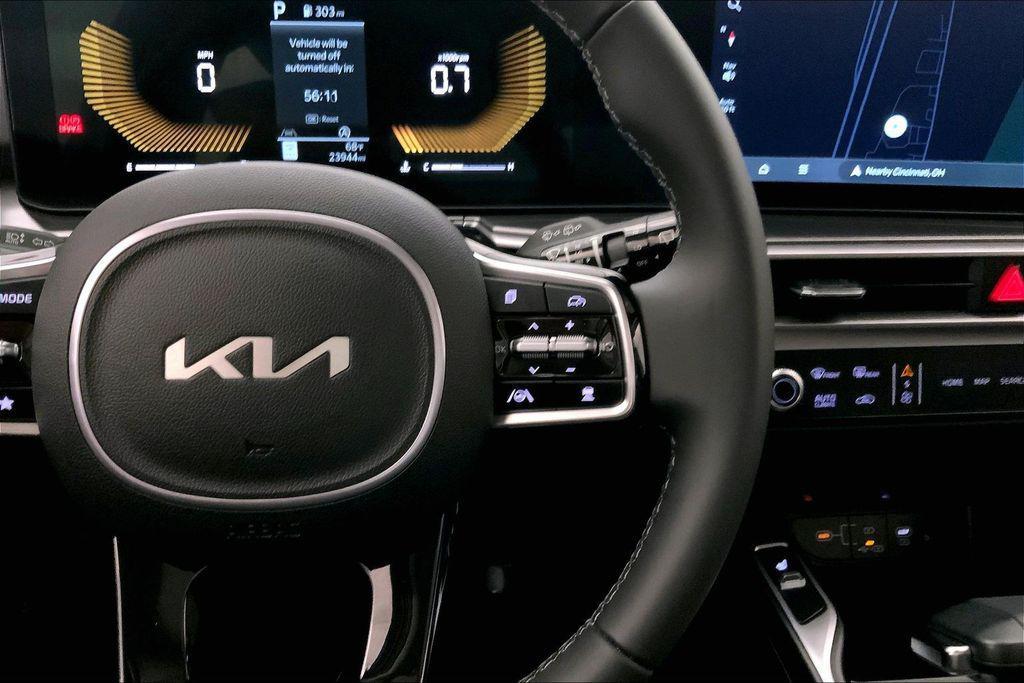 used 2025 Kia Sorento car, priced at $31,388