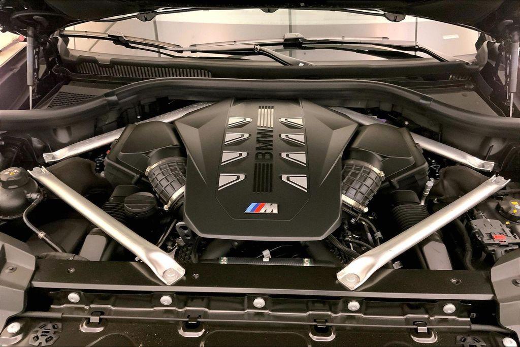 new 2026 BMW X7 car, priced at $124,688