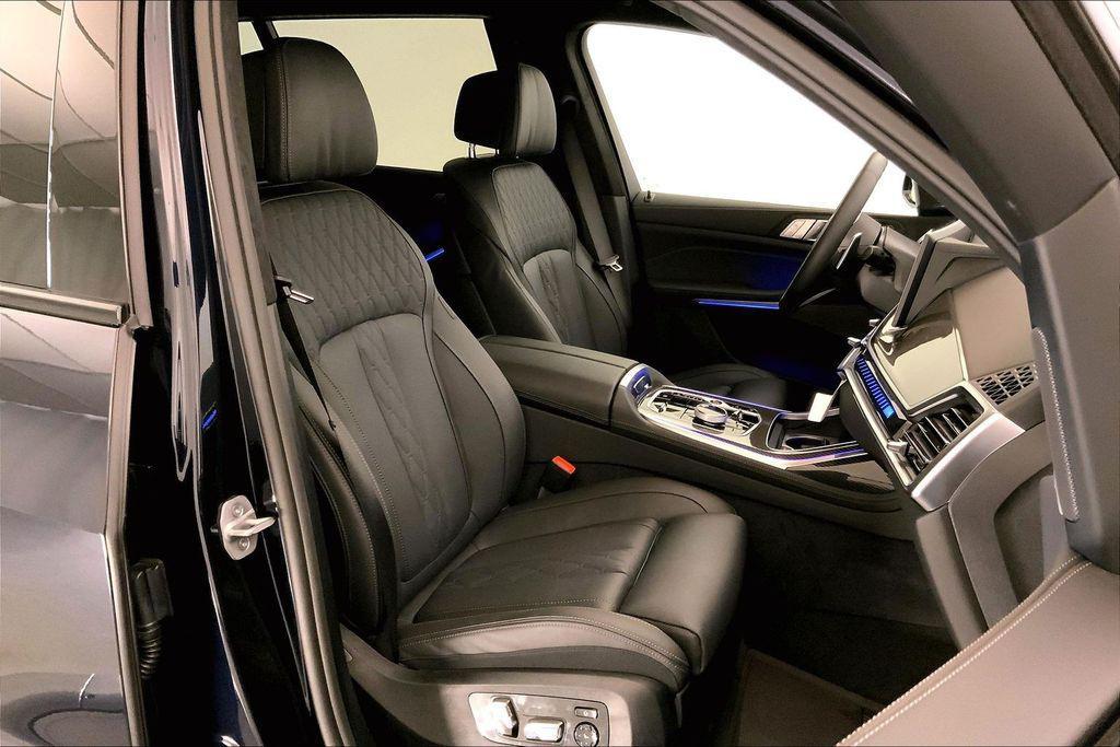 new 2026 BMW X7 car, priced at $124,688