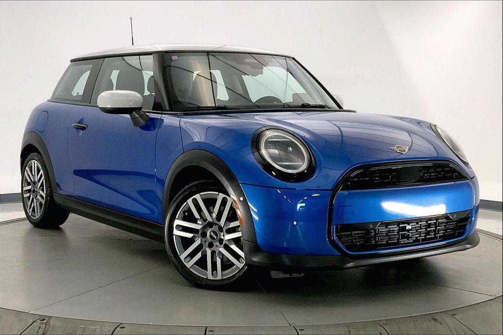 used 2025 MINI Hardtop car, priced at $28,995