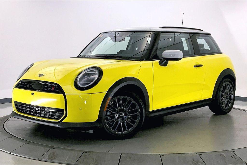 used 2025 MINI Hardtop car, priced at $32,990