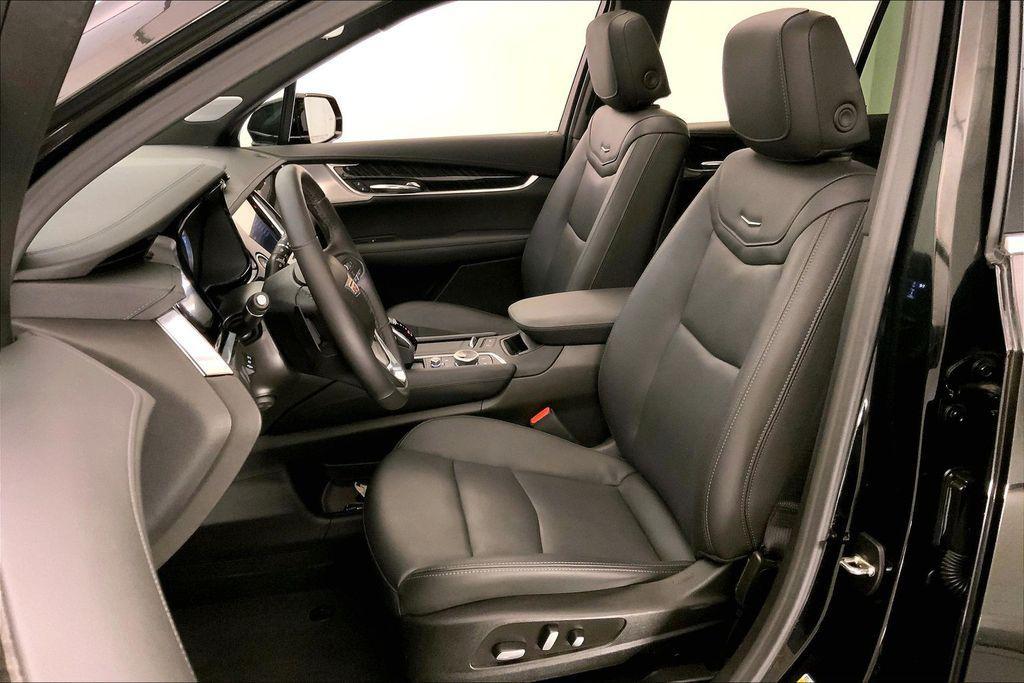 used 2023 Cadillac XT6 car, priced at $37,548