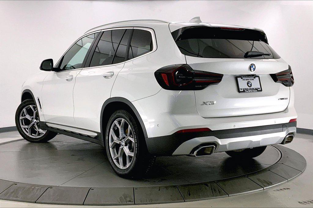 BMW X3 view 10