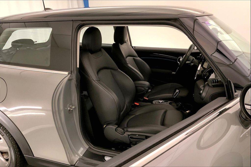 used 2022 MINI Hardtop car, priced at $18,995