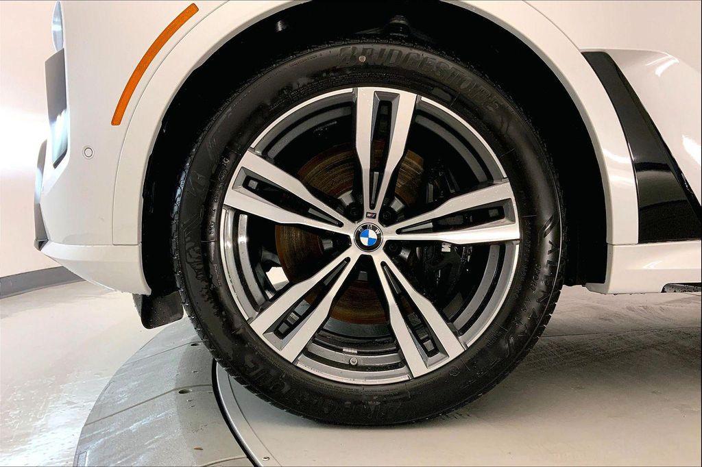 new 2026 BMW X7 car, priced at $122,635