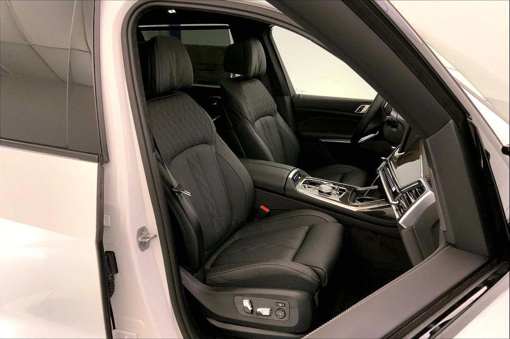 new 2026 BMW X7 car, priced at $122,635