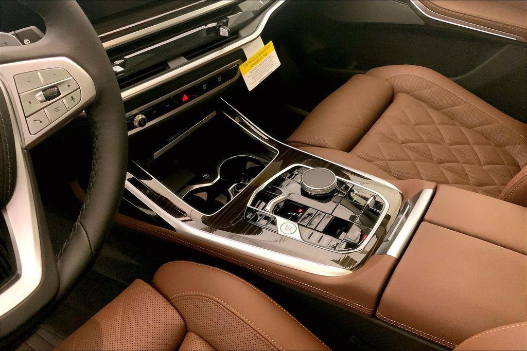 new 2027 BMW X7 car, priced at $92,698