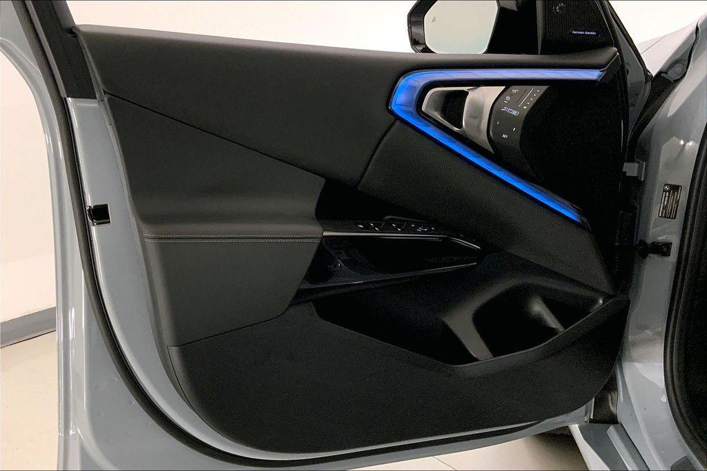 BMW X3 view 24